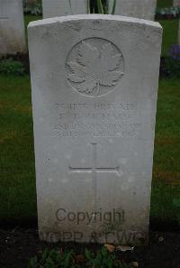 Etaples Military Cemetery - Bouchard, Frank